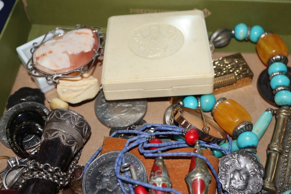 Mixed costume jewellery etc.